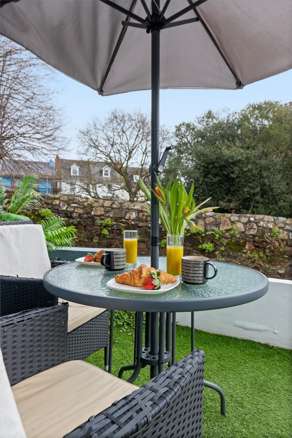 Stylish 2 Bed Apartment Near Beach, Parking, Wifi, Netflix Teignmouth Kültér fotó